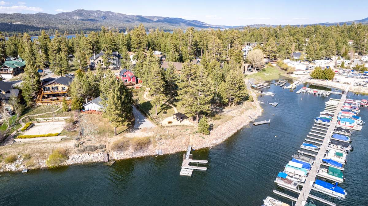 39609 Lake Dr 39609 Lake Dr