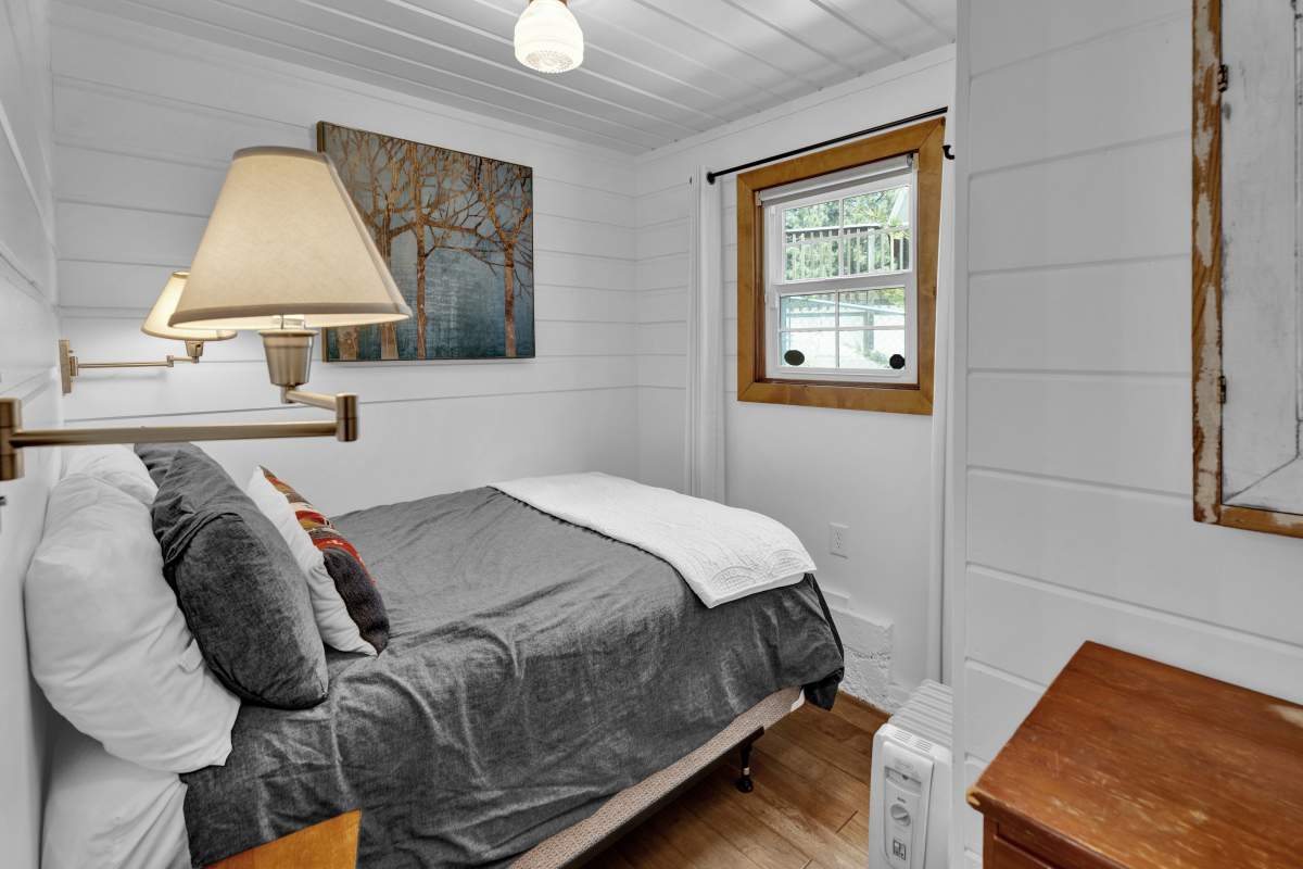 39609 Lake Dr 39609 Lake Dr