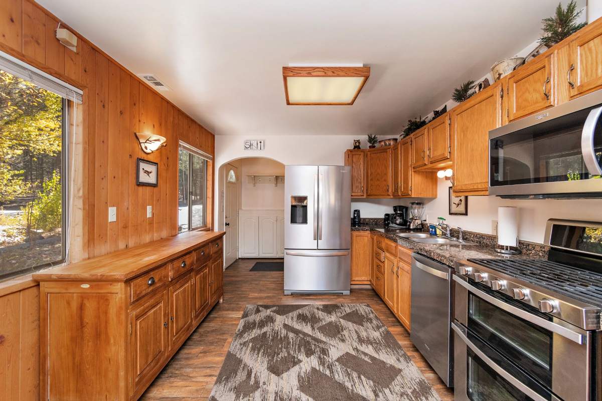 39832 Lakeview Dr 39832 Lakeview Dr