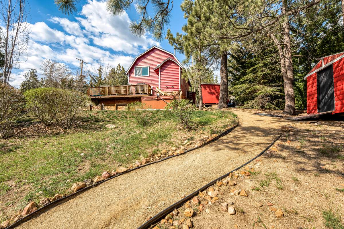 39609 Lake Dr 39609 Lake Dr