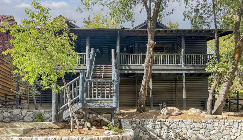 1442 Club View Drive