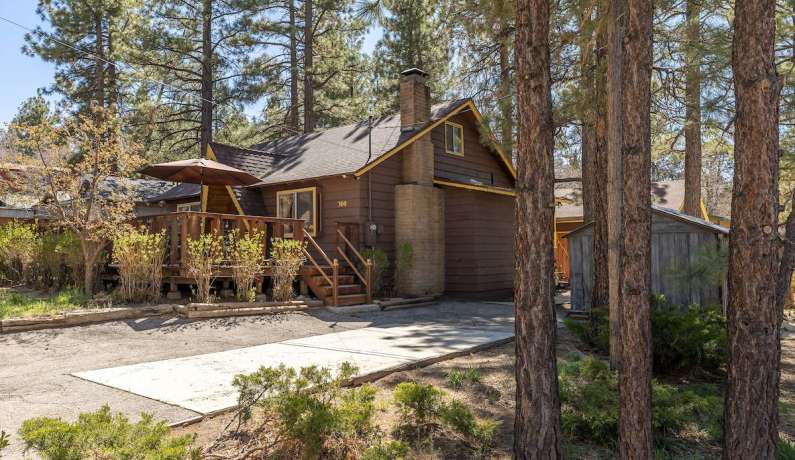 300 Los Angeles Avenue