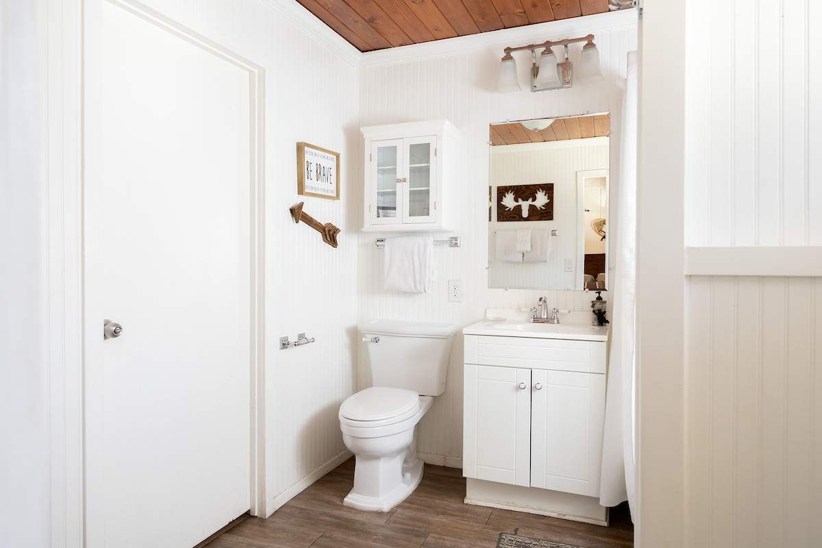 39305 Crest Ln 39305 Crest Ln