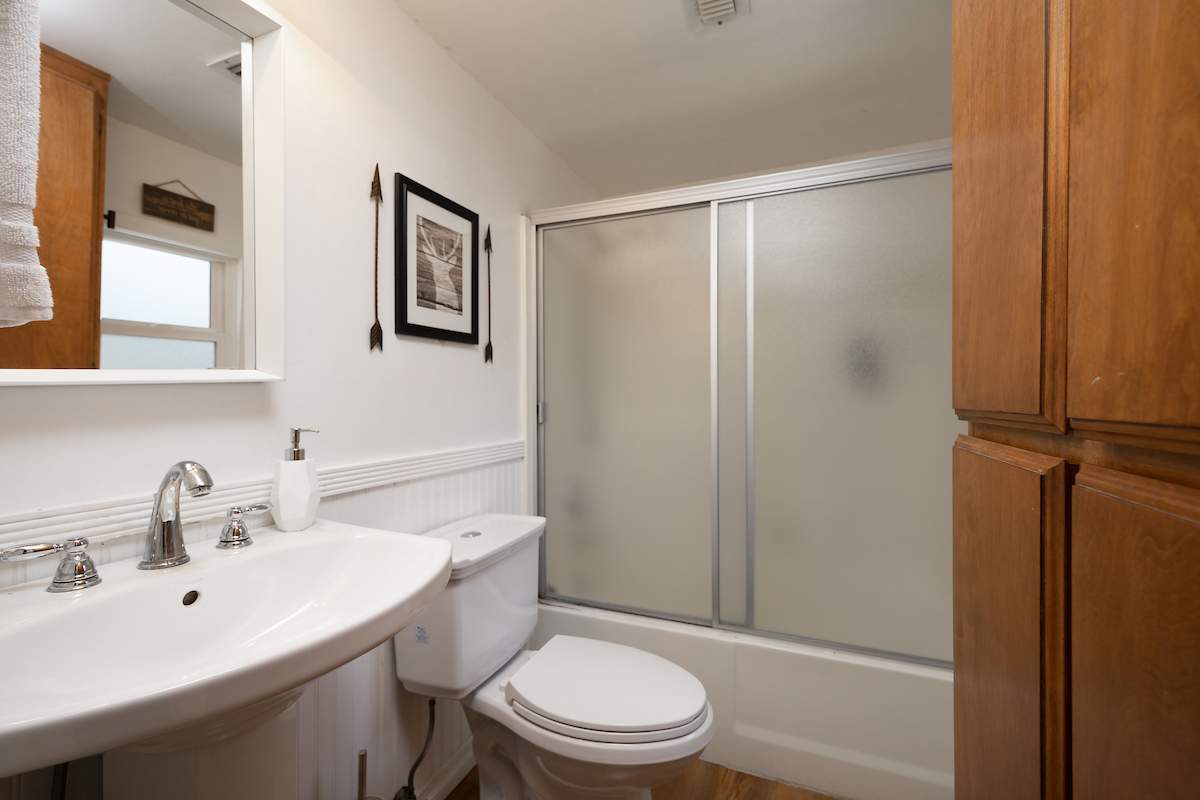 39305 Crest Ln 39305 Crest Ln