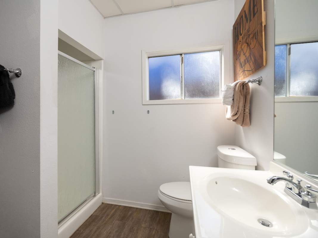 39305 Crest Ln 39305 Crest Ln