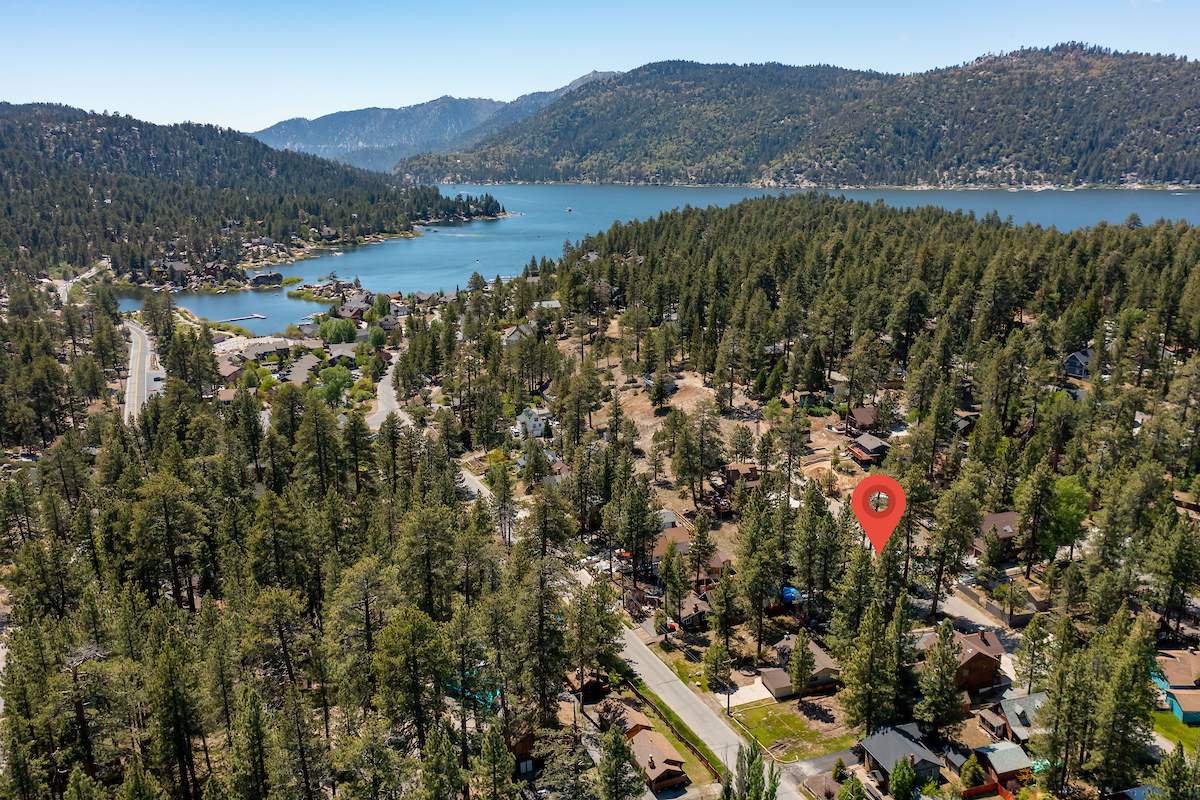 39305 Crest Ln 39305 Crest Ln