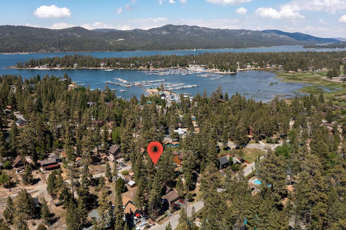 39305 Crest Ln 39305 Crest Ln