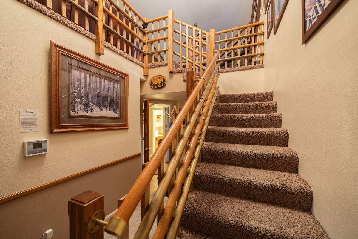 43095 Moonridge Rd 43095 Moonridge Rd