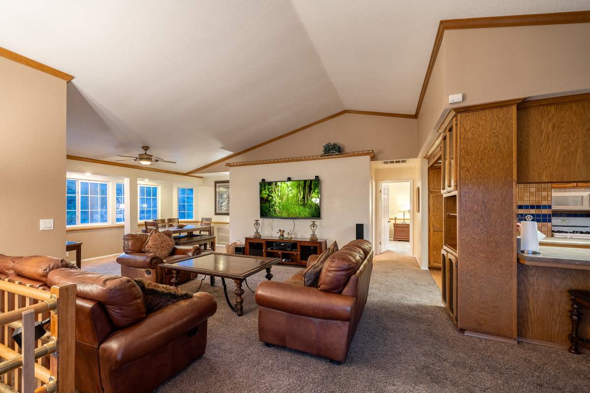 43095 Moonridge Rd 43095 Moonridge Rd