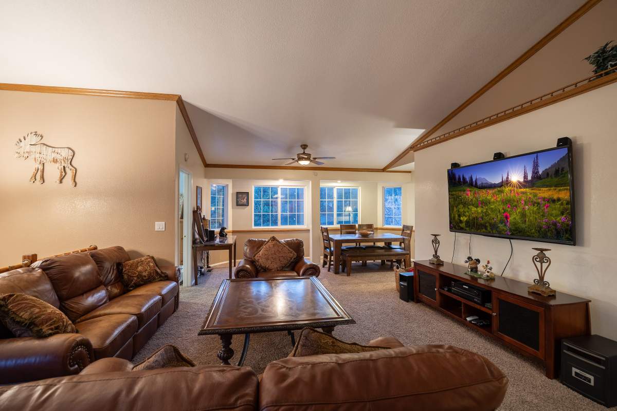 43095 Moonridge Rd 43095 Moonridge Rd