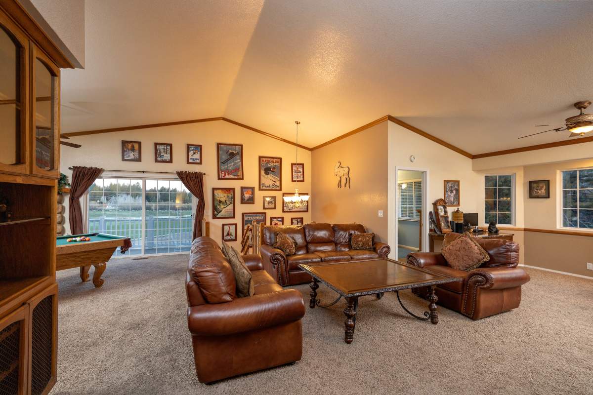 43095 Moonridge Rd 43095 Moonridge Rd