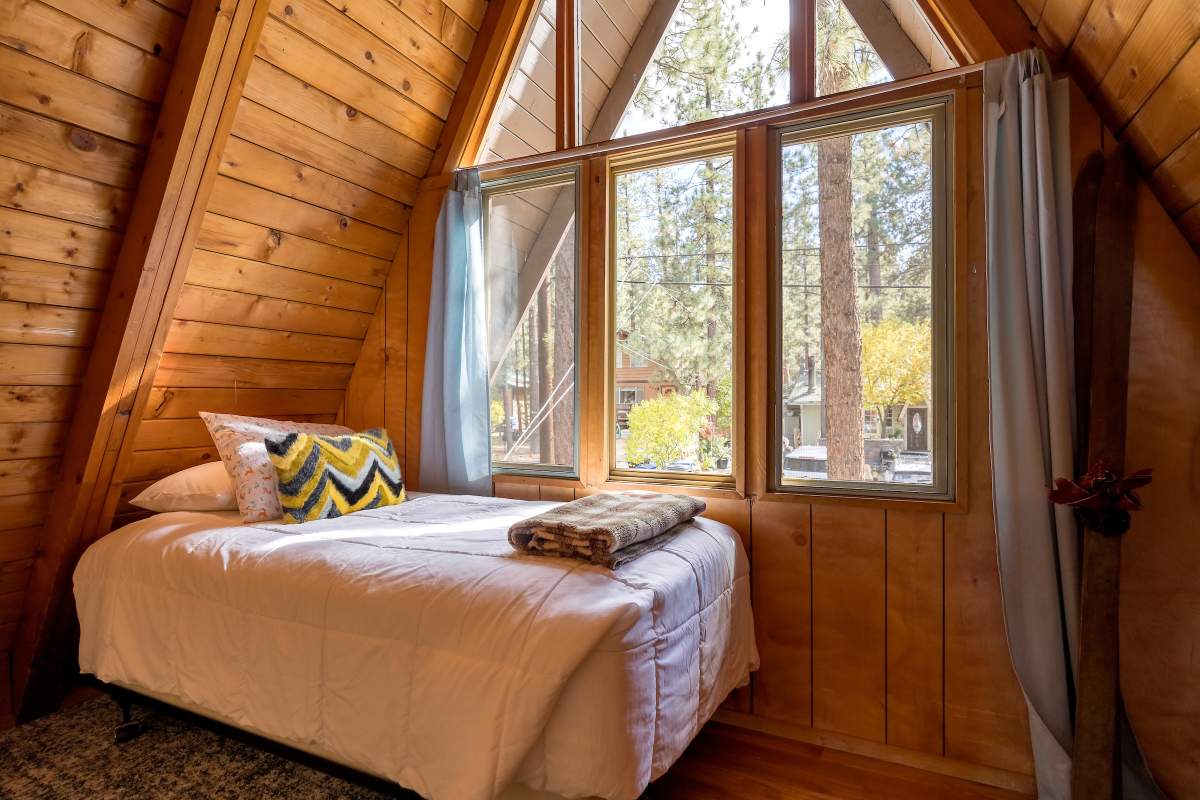 409 W Aeroplane Blvd 409 W Aeroplane Blvd