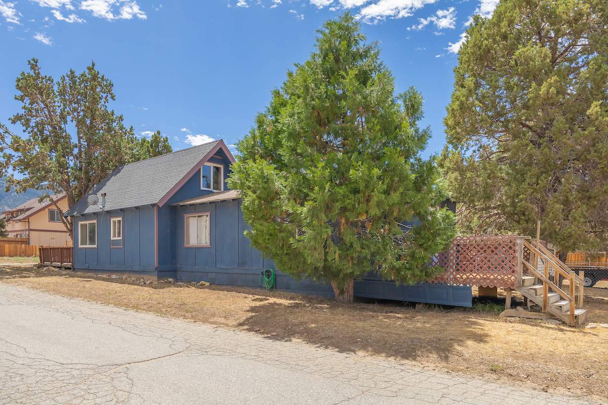 2149 1st Ln 2149 1st Ln