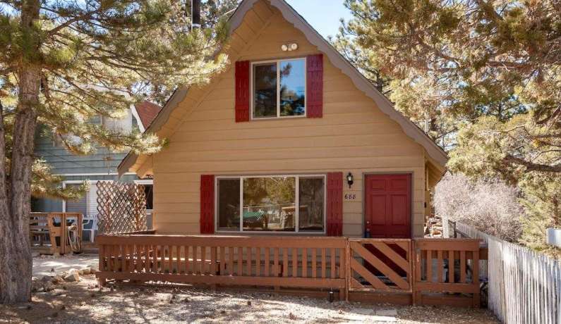 688 San Bernardino Avenue