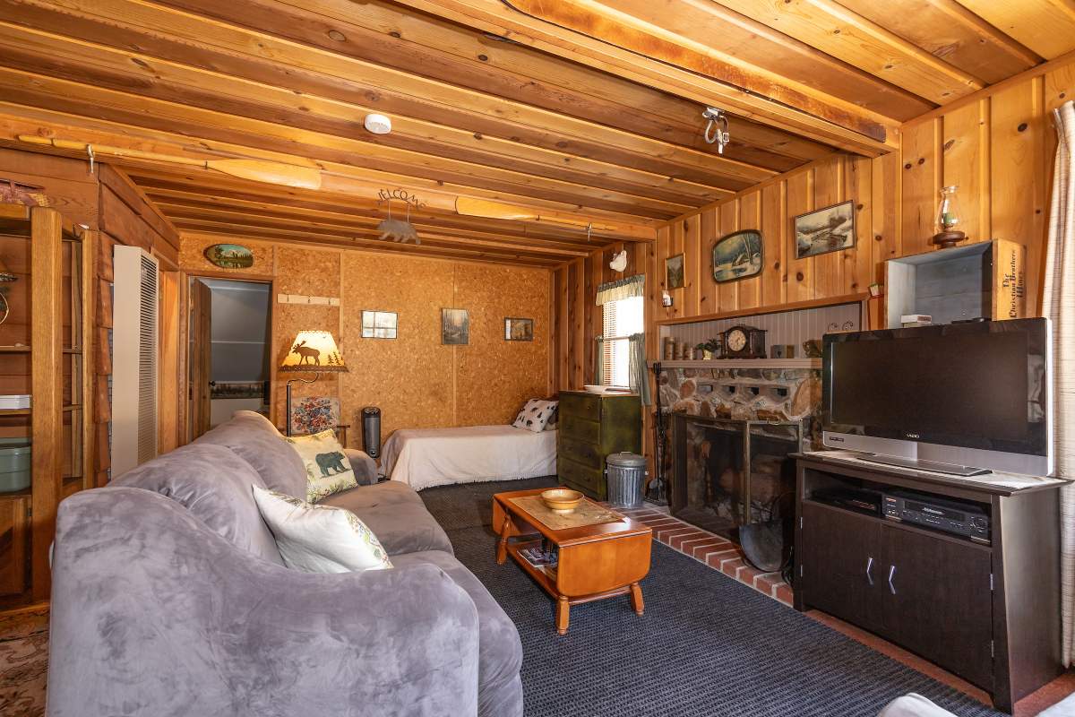 562 Wanita Ln 562 Wanita Ln