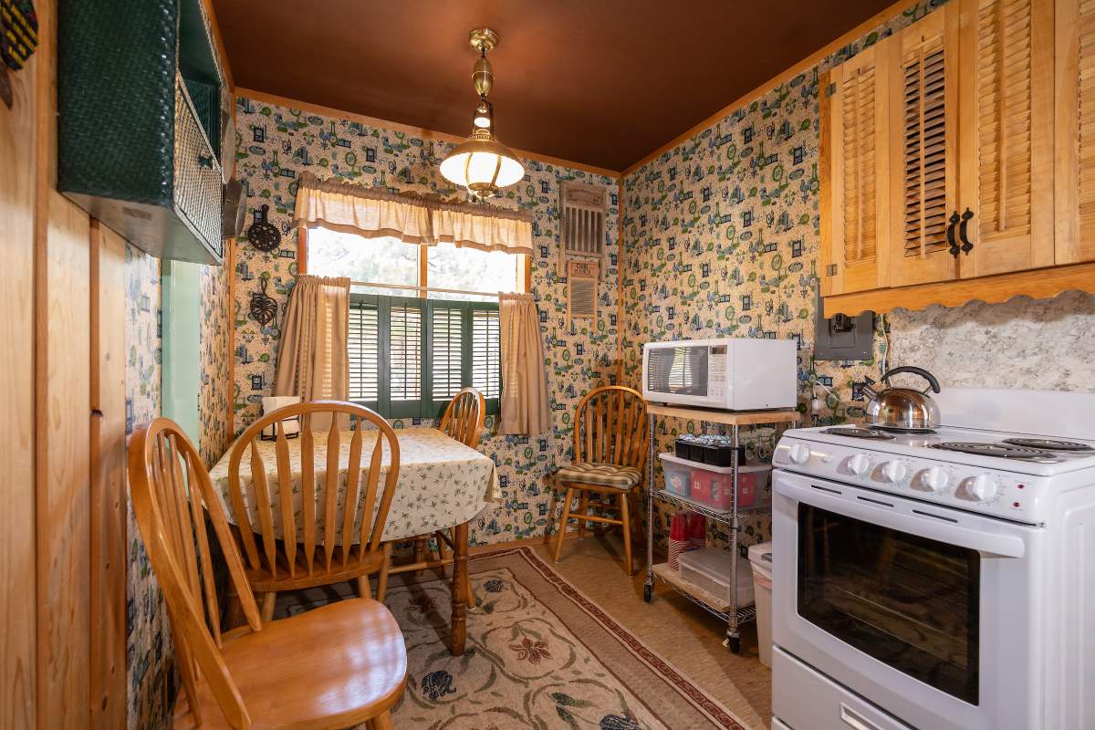 562 Wanita Ln 562 Wanita Ln