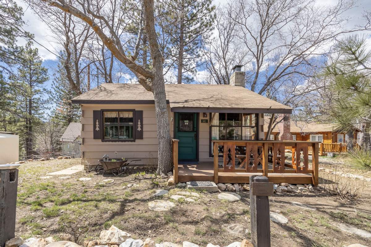 562 Wanita Ln 562 Wanita Ln