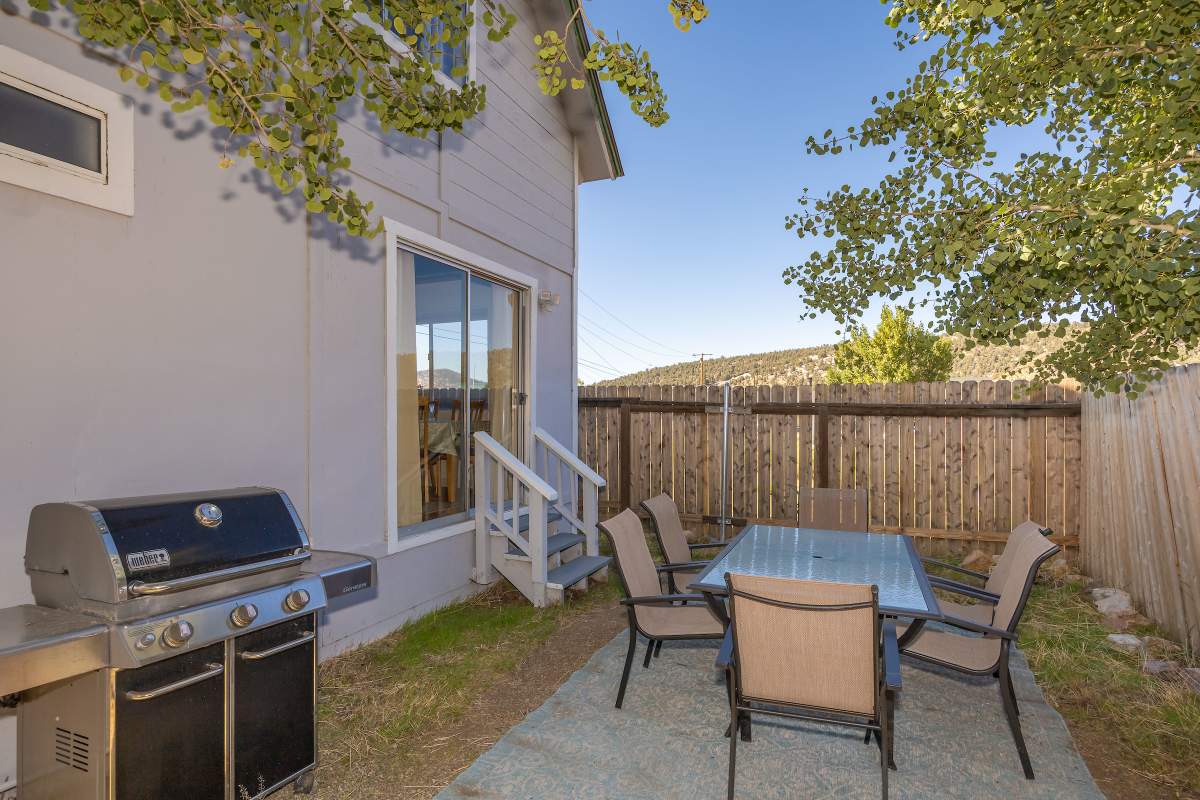 862 Spruce Ln 862 Spruce Ln